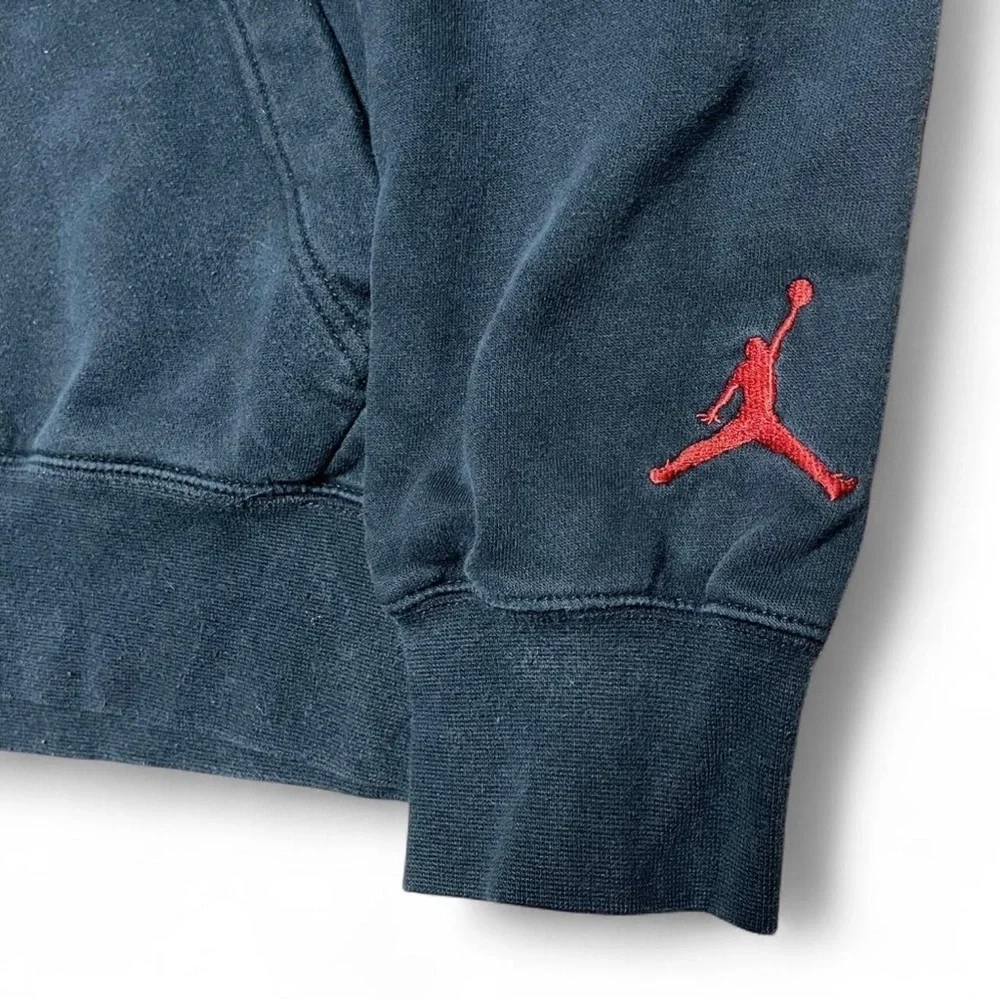 Air Jordan Men’s Black Hoodie With embroidered Nike Shoes Size Small